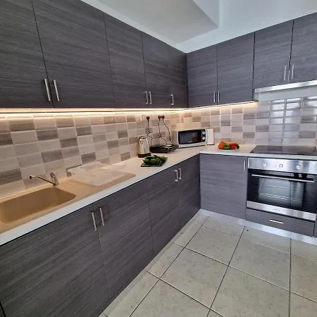 Lux Finikoudes Lejlighed Larnaca