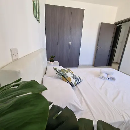 Lux Finikoudes Lejlighed Larnaca